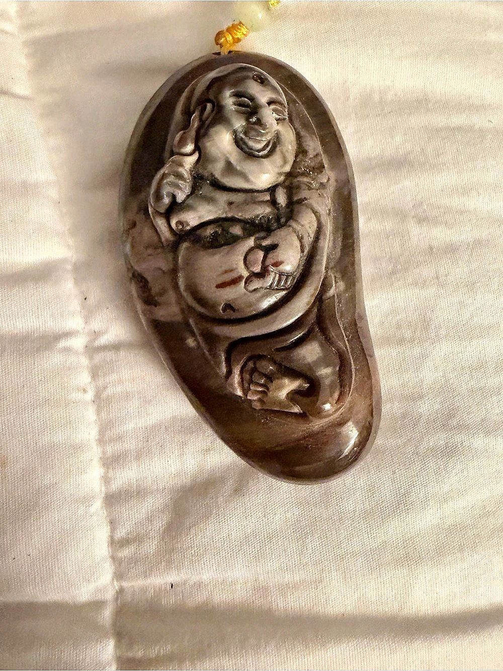 Tian Cai Xiang He Carved Pendant Necklace Brown & Gold